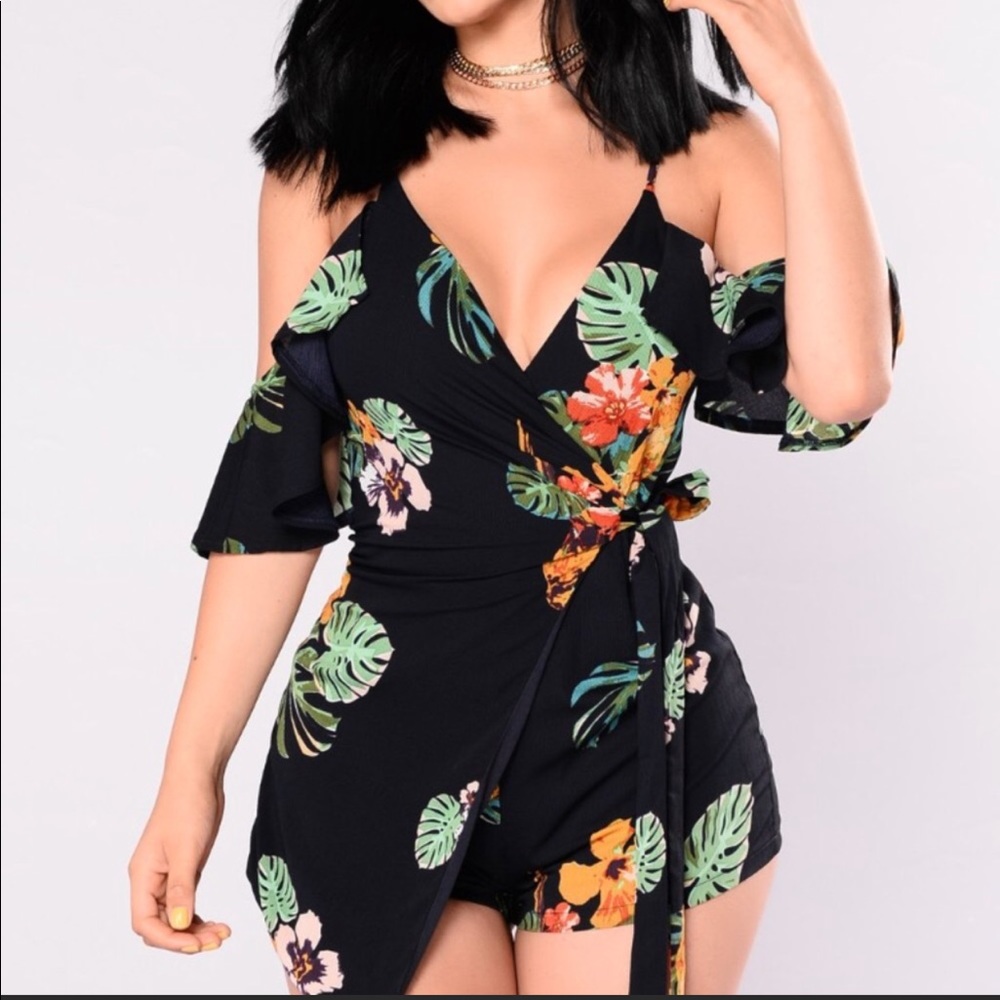 BRAND NEW Vindette Floral Romper